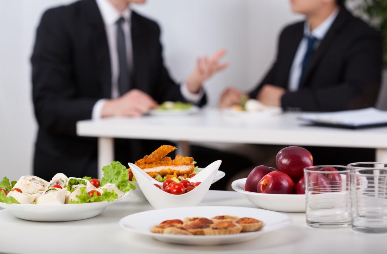 ��ͬ���ϵ���ʳС����