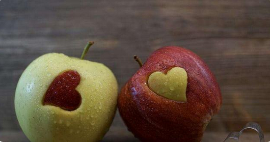 菜管家告诉你：怎样吃苹果最养生？很多人第一口就吃错了，难怪营养没了
