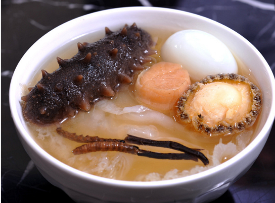 �˹ܼ������������ͬ���ϵ���ʳС����